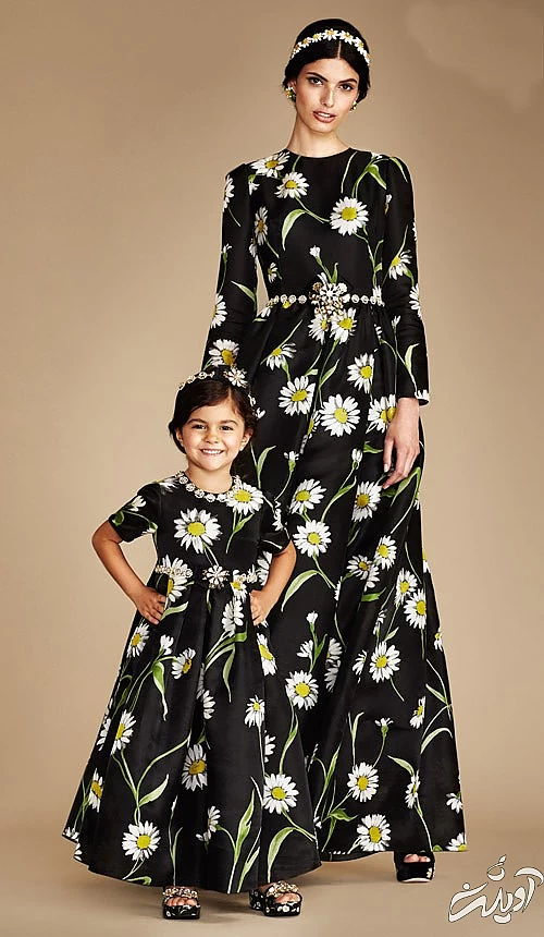 چطور در مهمانی لباس خود را با فرزندتان ست کنید